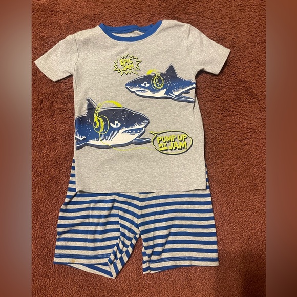 Bundle of 5 Pajama Sets size 8 - Picture 3 of 7